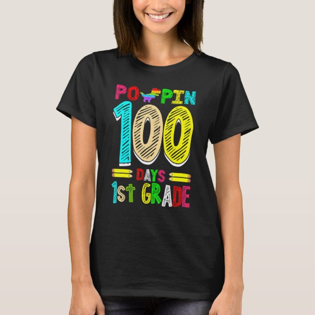 Camiseta Poppin 100 Days 1st Grade Dinosaur Primary School  (Frente)