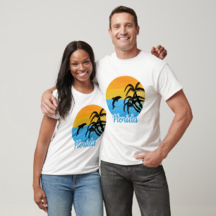 Camiseta Pôr do sol bonito na Flórida com um golfinho