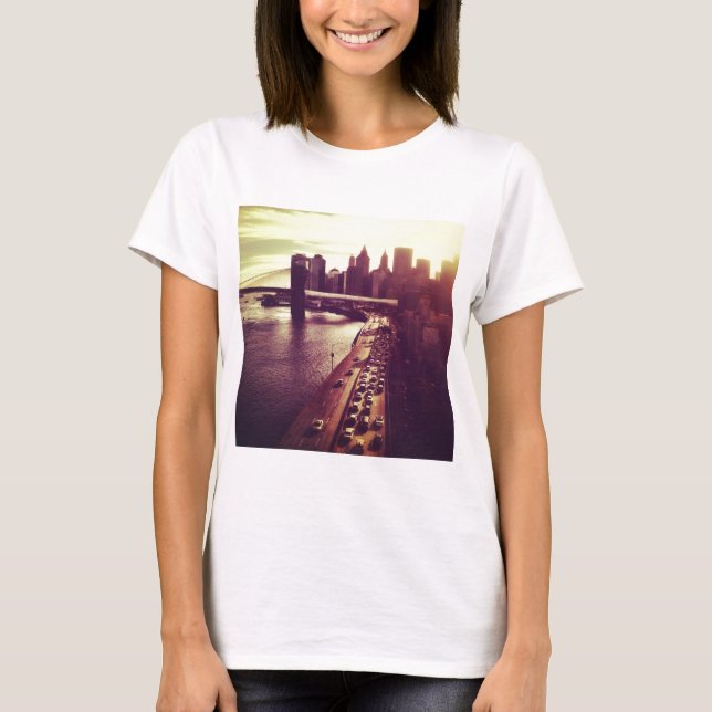 Camiseta Por do sol da skyline - ponte de Brooklyn e (Frente)