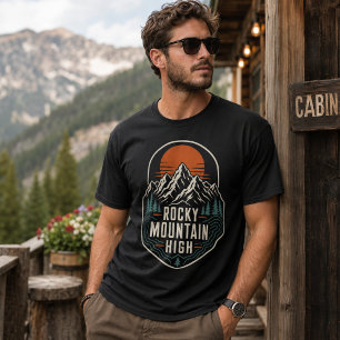 Camiseta Pôr do Sol de Pinheiros nas Montanhas Rochosas ao