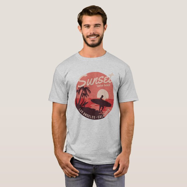 Camiseta pôr do sol do paraíso de surfe (Frente Completa)