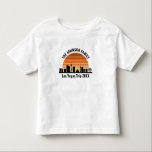 Camiseta Pôr do Sol em Las Vegas Strip Férias Personalizada<br><div class="desc">Camisetas infantis legais e personalizadas do skyline de Las Vegas ao pôr do sol para as férias em família ou viagem de despedida de solteiro na cidade das luzes. Jogue de sol a sol nesta cidade e lembre-se disso com este souvenir de recordação.</div>