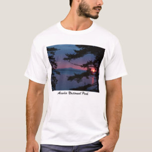 Camiseta Por do sol sobre a ilha de deserto do Mt.