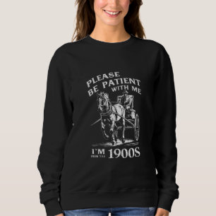 Camiseta Por Favor Seja Paciente Comigo Eu Sou Da Antiga Dé