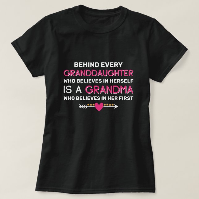 Camiseta Por trás de cada neta há uma avó (Frente do Design)