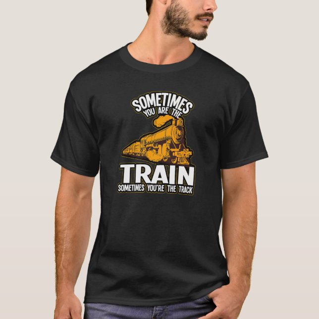Camiseta Por Vezes, Somos Os Caminhos De Ferro (Frente)