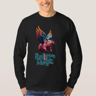 Camiseta Porco bonito com asas coloridas   Acredita em Mági