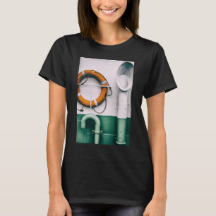 Camiseta Pormenores de um ferry com respiradores e boias