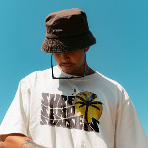 Camiseta Pôrs do sol de areia do Surf Retro Palm Tree Beach