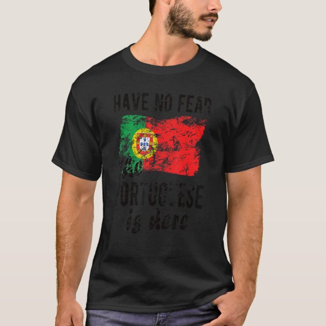 Camiseta Portugal Está Aqui Bandeira Portugal (Frente)