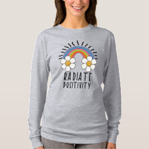 Camiseta Positividade radiada Arco-Íris e flores colorida