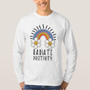 Camiseta Positividade radiada   Arco-Íris e flores colorida