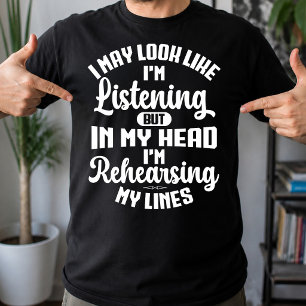 Camiseta Posso Parecer Estar Ouvindo Mas Na Minha Cabeça É