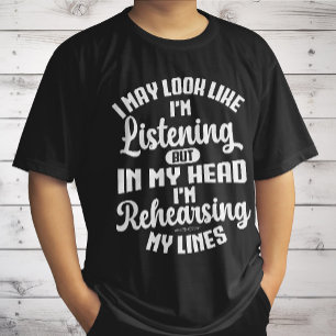 Camiseta Posso parecer que estou ouvindo, mas na minha cabe