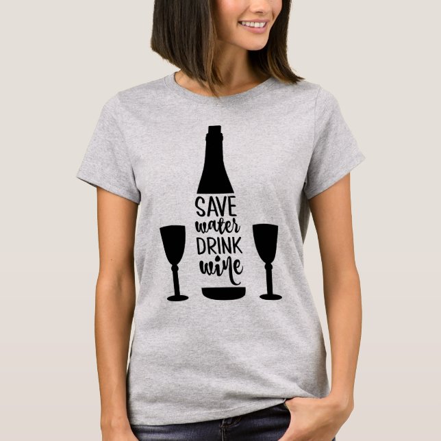 Camiseta Poupe Água Bebida Vinho Preto Garrafa Dois Óculos (Frente)