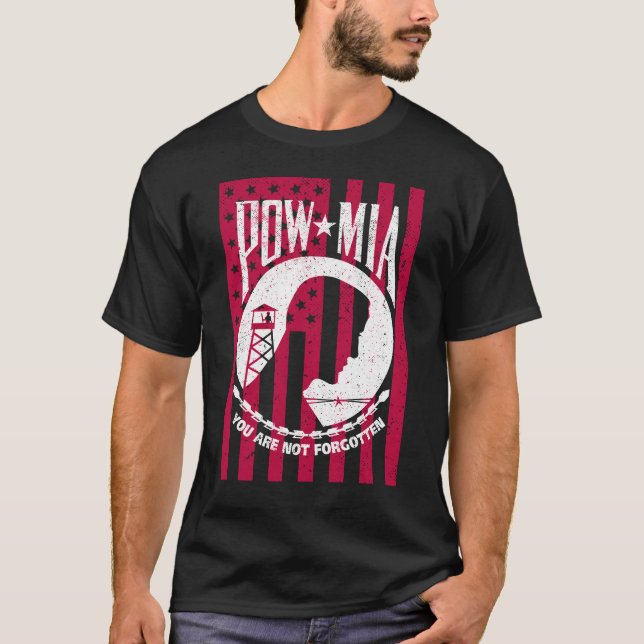 Camiseta POW/MIA Flag: Never Forgotten: (Frente)