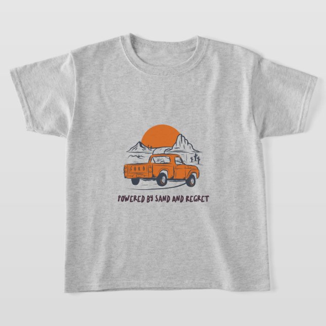 Camiseta Powered By Sand And Regret Desert Camping (Postura )