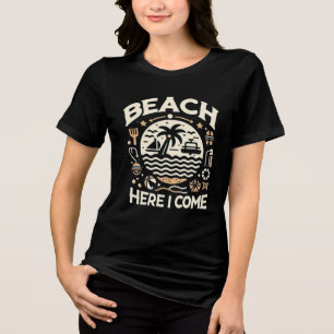 Camiseta Praia Aqui Vou Eu Diversão ao Pôr do Sol Tropical