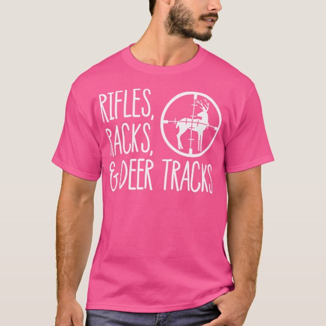 Camiseta Prateleiras de Espingardas Caça de Veados (Frente)
