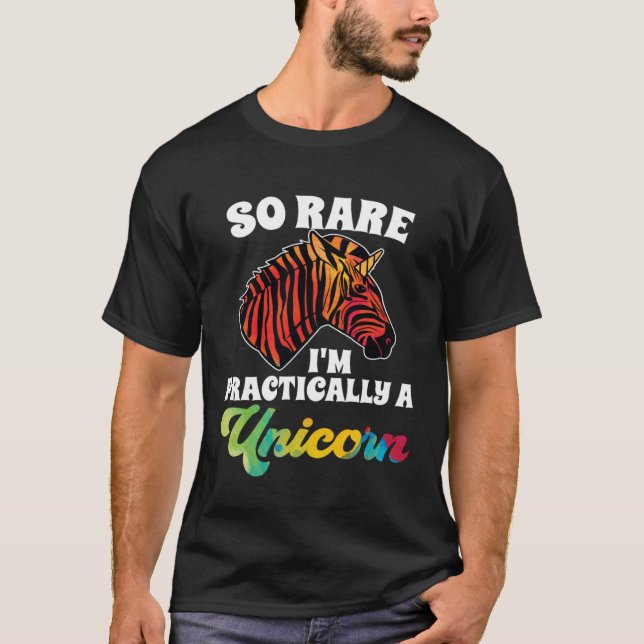 Camiseta Praticamente Uma Conscientização de Doenças Raras  (Frente)