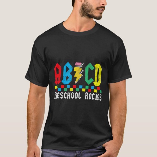 Camiseta Pré-escola Abcd Rocks Primeiro Dia Professor Pré-k (Frente)