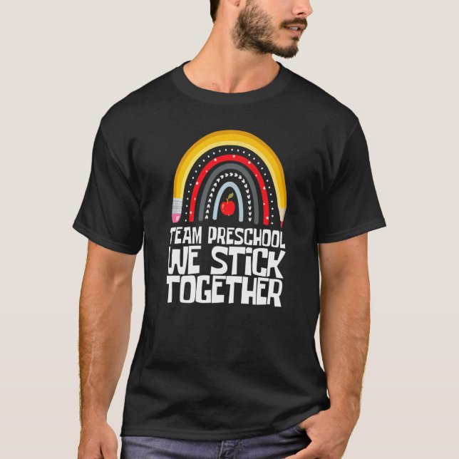 Camiseta Pré-Escolas Da Equipe No Primeiro Dia De Volta Ao  (Frente)