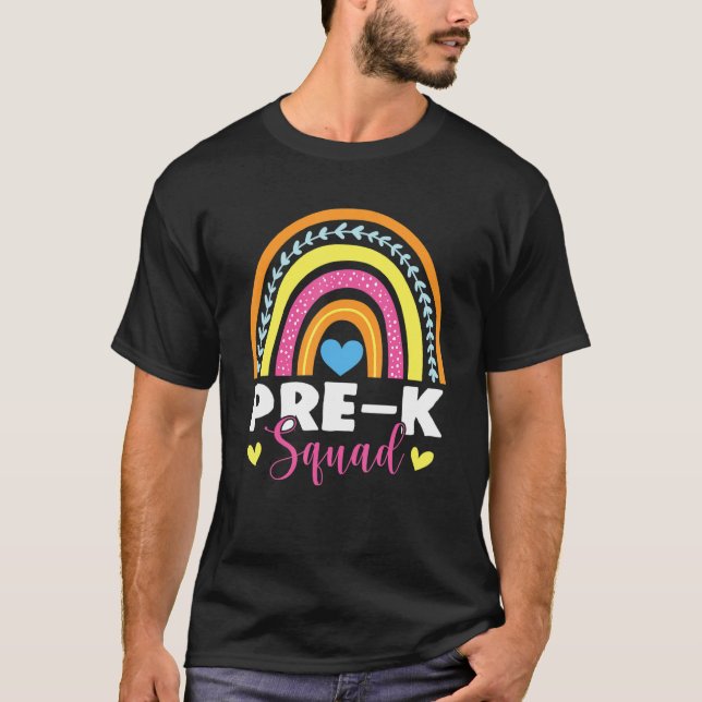 Camiseta Pré-K Esquadrão Arco-Íris Primeiro Dia De Volta À  (Frente)
