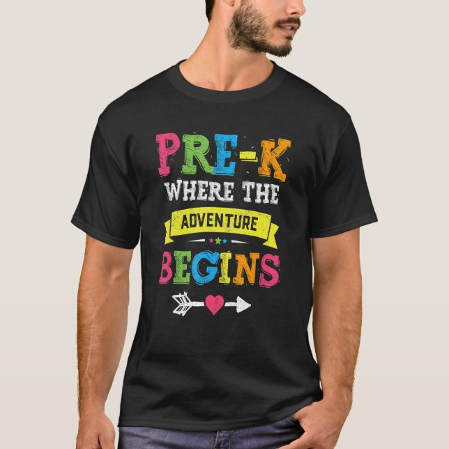 Camiseta Pré K Onde A Aventura Começa Os Professores De Vol (Frente)