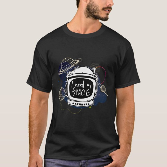 Camiseta Preciso De Espaço Para O Meu Astronauta Planetas D (Frente)