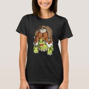 Camiseta Preguiça Relaxada Montando Uma Tartaruga