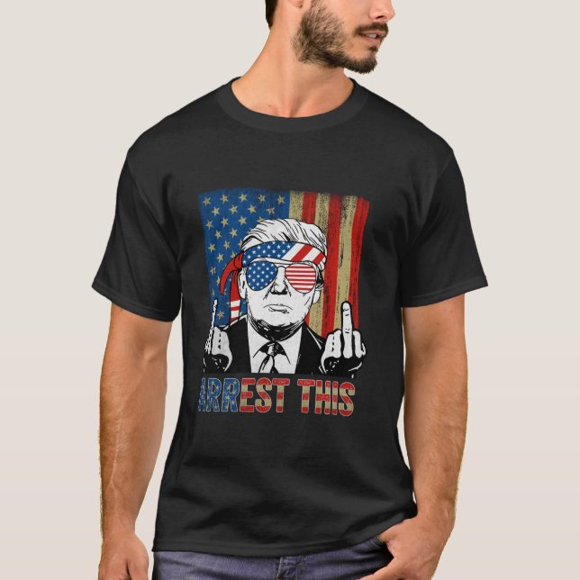 Camiseta Prendam Esta Bandeira Americana Funny Trump 2024 T (Frente)