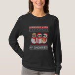 Camiseta Prendendo com meus Snowmies Engraçado Snowman Feio<br><div class="desc">Prendendo com minha camisa de natal de Snowmies Engraçado Snowman Feia. Presente perfeito para seu pai, mãe, pai, homens, mulheres, amigos e familiares no Dia de Ação de Graças, Dia de Natal, Dia de as mães, Dia de os pais, 4 de julho de 1776 Dia Independente, Dia dos Veteranos, Dia...</div>