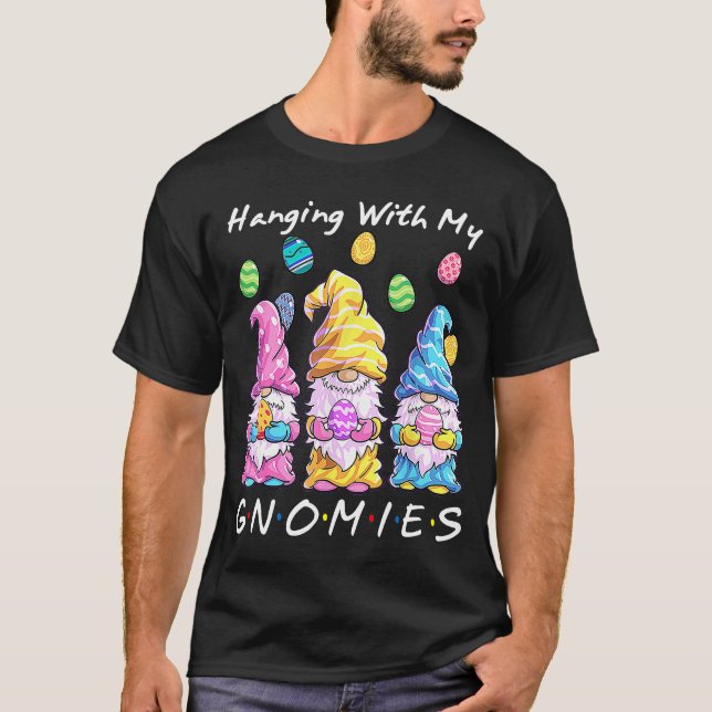 Camiseta Prendendo-Me Com O Meu Gnomies Bunny Egg Caçando G (Frente)