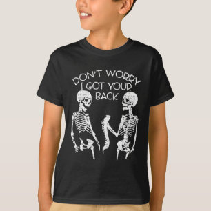Camiseta Preocupação Eu Tenho Suas Costas Halloween Esquele