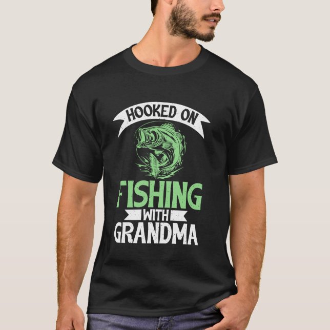 Camiseta Presa à Pesca com Vovó Pesca (Frente)