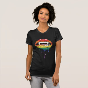 Camiseta Presas de Vampiro Pingando Lábios Arco-Íris   Arte