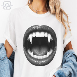 Camiseta Presas de Vampiro Preto e Branco Gótico Halloween