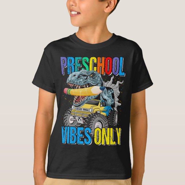 Camiseta Preschool Vibes Apenas Monstros Dinossauros (Frente)