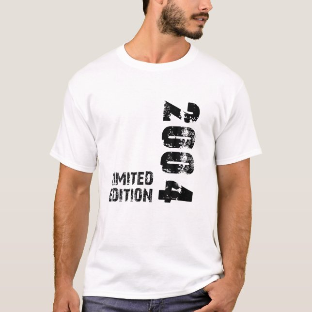 Camiseta Presente 18º Jovem De Aniversário 18 Anos 2004 Eng (Frente)