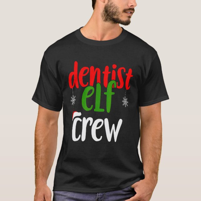 Camiseta Presente Combinado da Equipe de Elfo Dentista de N (Frente)