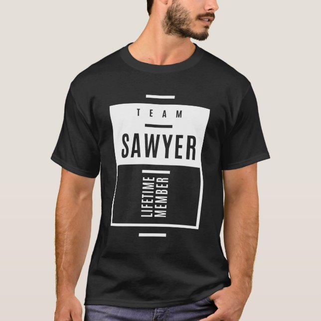 Camiseta Presente de Aniversário do Nome Personalizado Sawy (Frente)