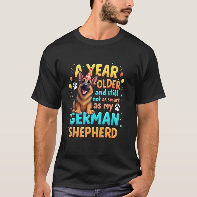 Camiseta Presente de Aniversário Engraçado Cachorro Pastor  (Frente)