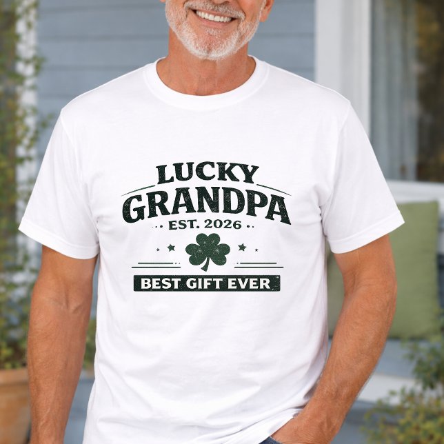 Camiseta Presente de Anúncio de Bebê do Dia de São Patrício (St. Patrick’s Day Baby Announcement Gift T-Shirt)