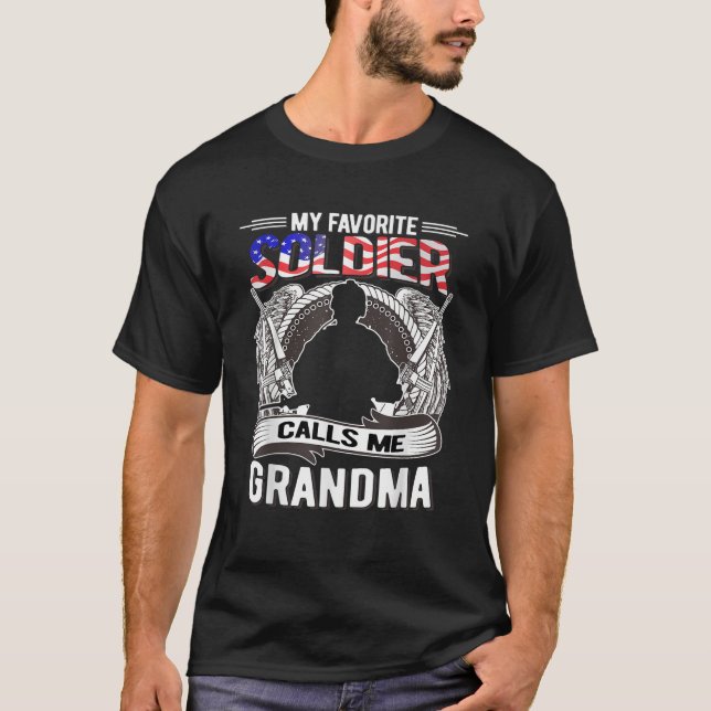Camiseta Presente de Avó Orgulhosa do Exército Meu Soldado  (Frente)