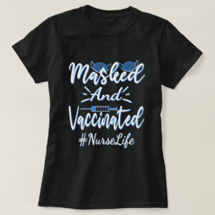 Camiseta Presente De Enfermeiro Mascarado E Vacinado