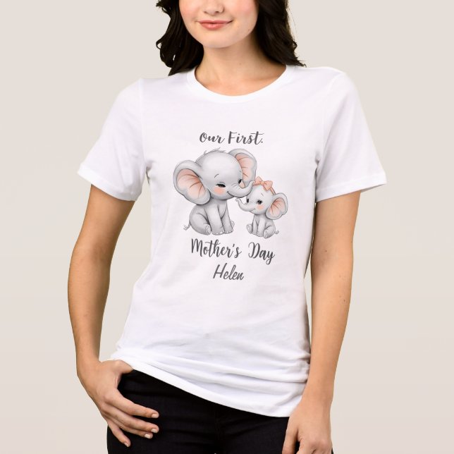 Camiseta Presente de Primeira Mãe Elefante Bonito Nossa Pri (Frente)