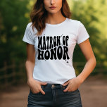 Camiseta Presente de Proposta Retrô Matrona de Honra Festa<br><div class="desc">Presenteie sua madrinha com um presente que celebre seu papel especial no seu casamento com nossa Camiseta Proposta Presente Retro Madrinha da Noiva. Esta camiseta de madrinha inspirada no estilo retrô é perfeita para capturar a vibe groovy e boho do seu casamento, tornando-a uma peça de destaque na roupa da...</div>
