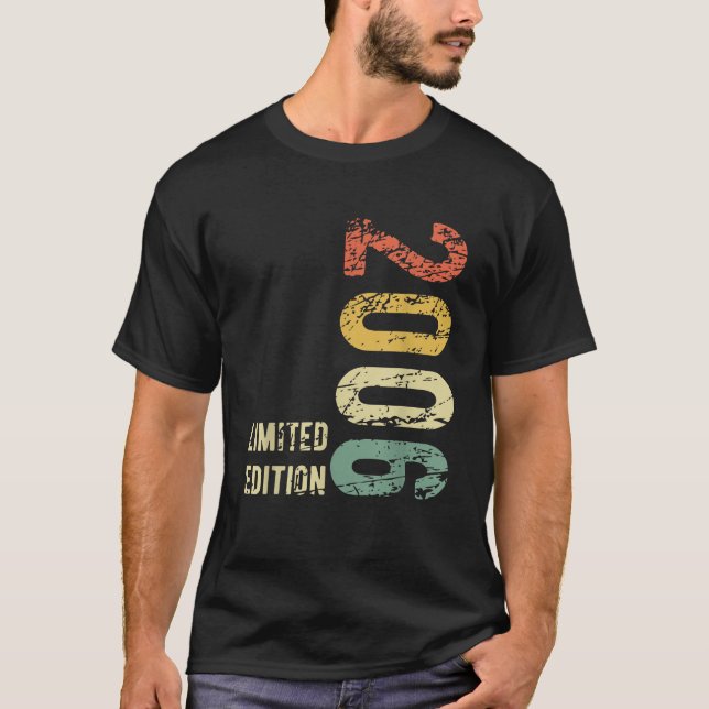 Camiseta Presente Desenhado Para Edição Limitada Feito em 2 (Frente)