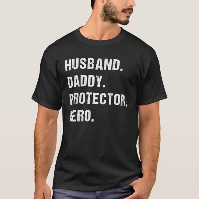 Camiseta Presente do Dia dos Pais Marido Papai Protetor Her (Frente)