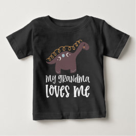 Camiseta Presente do Neto Minha Avó Me Ama Dinossauro 🦕